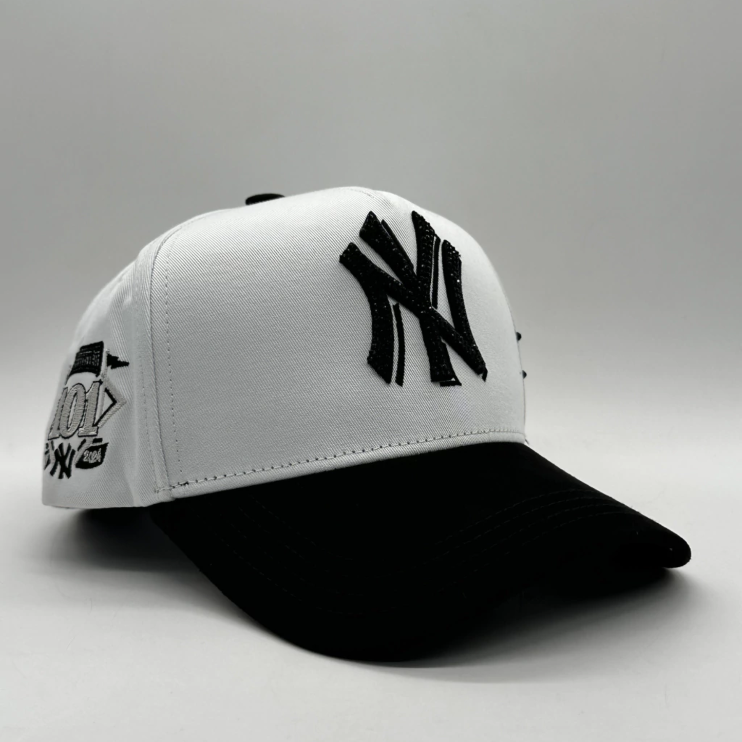 GORRA BIG BOSS // KEVIN HATS BLACK AND WHITE