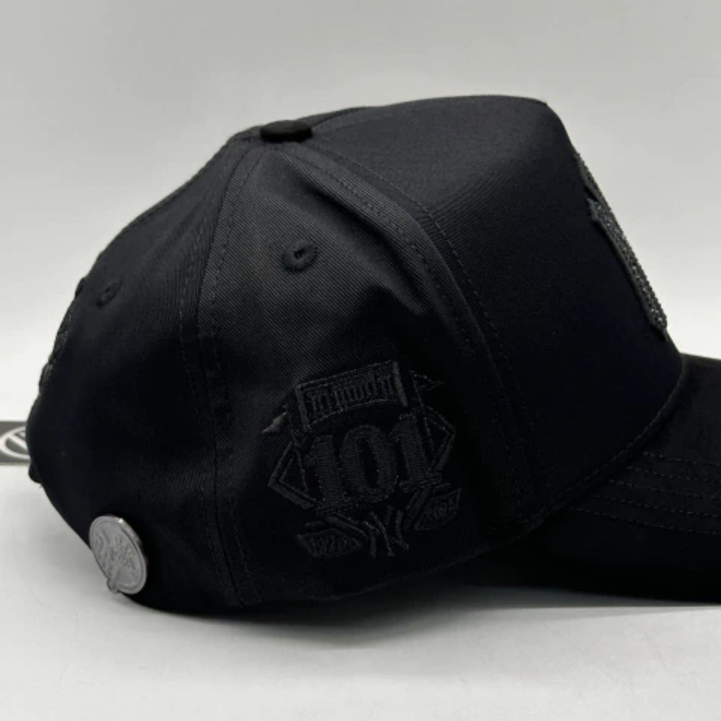 BIG BOSS//KEVIN HATS NY TOTAL BLACK