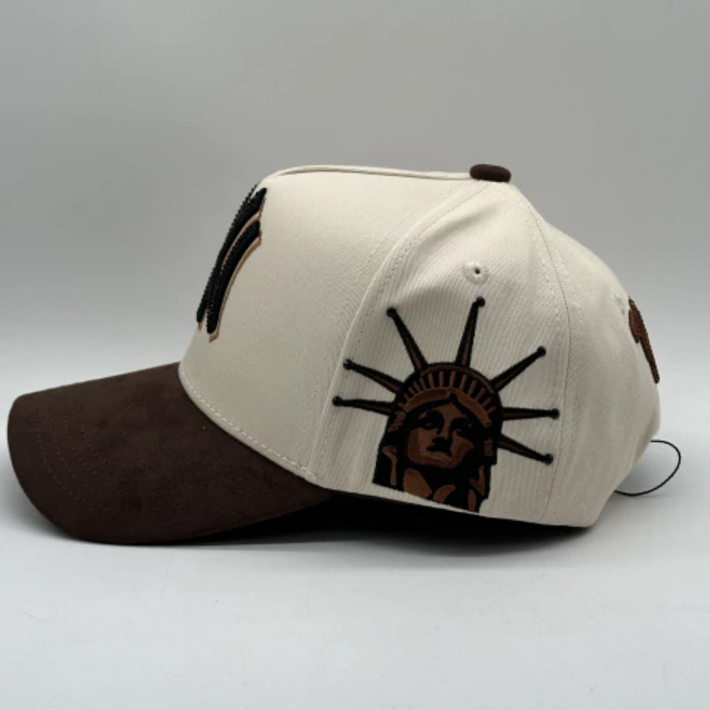 GORRA BIG BOSS // X KEVIN HATS NY TAN LIGTH